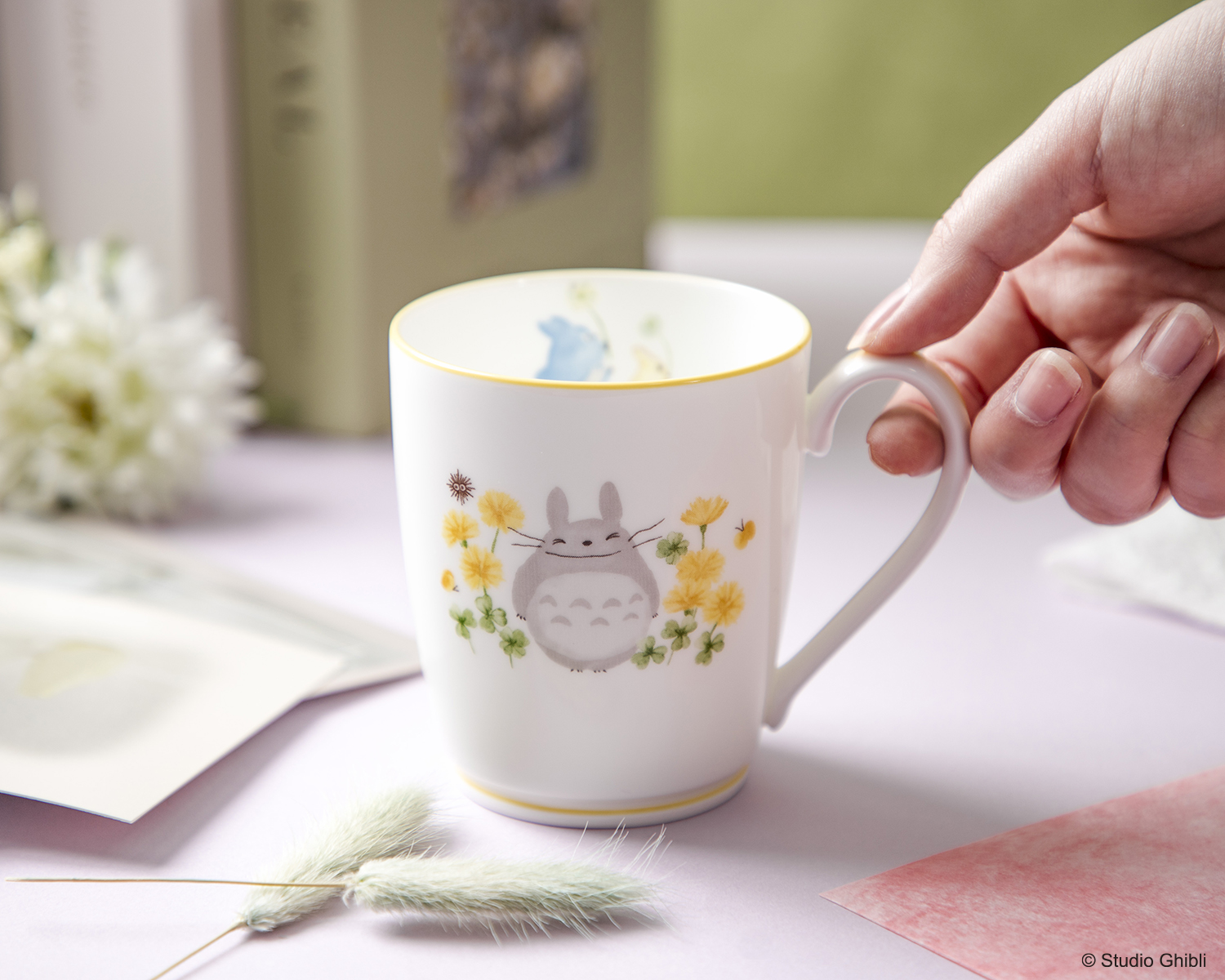 ジブリがいっぱい どんぐり共和国」限定のノリタケ製マグカップが発売