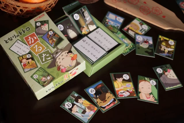 ジブリ　でておいでシリーズ ジブリ でておいでシリーズ となりのトトロ】カプセルトイ 『トトロで